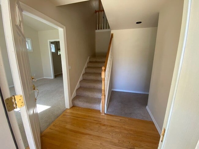 Building Photo - Location Location