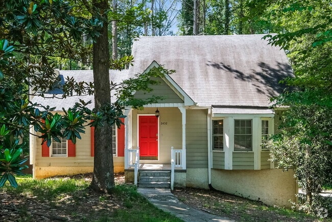 Building Photo - 2432 Hillboro Cir S W
