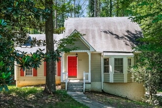 Building Photo - 2432 Hillboro Cir S W