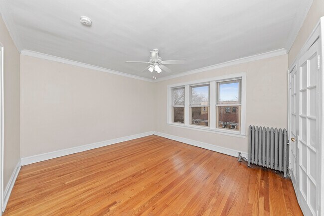 Foto del edificio - 2843 W Berteau Ave