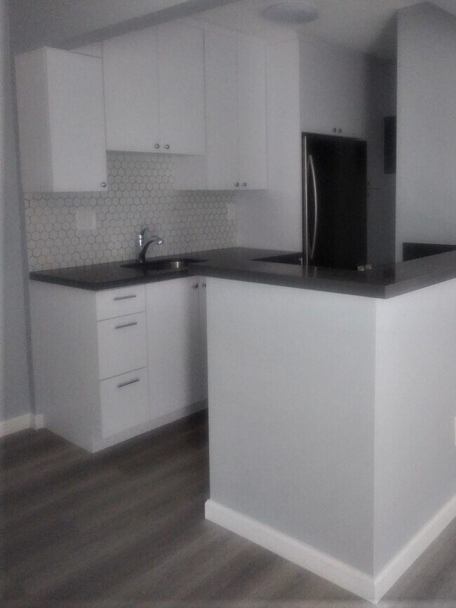 Kitchen - 1901 NE 51st St