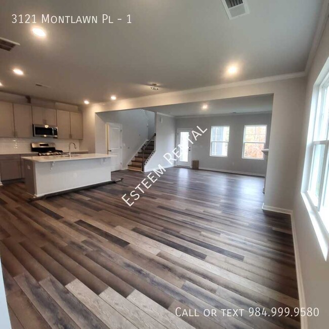 Foto del edificio - 3121 Montlawn Pl