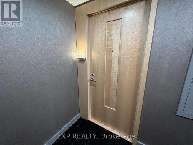 Photo du bâtiment - 45 Charles St E