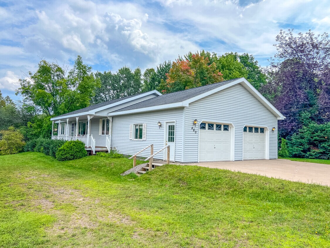 480 Erie Ave, Marquette, MI 49855 House Rental in Marquette, MI