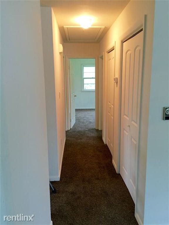 Building Photo - 1405 Arbutus Dr