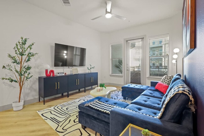 Building Photo - 13701 Montfort Dr