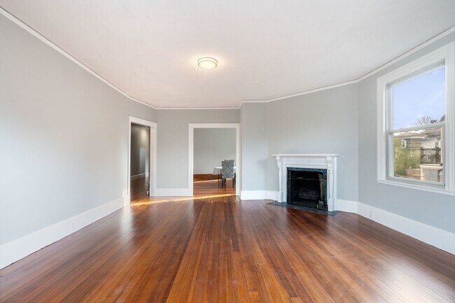 Building Photo - 39 Melville Ave