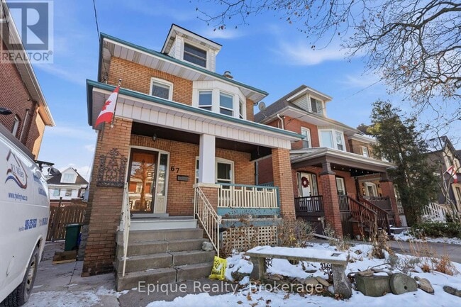 Photo du bâtiment - 67 Kensington Ave S