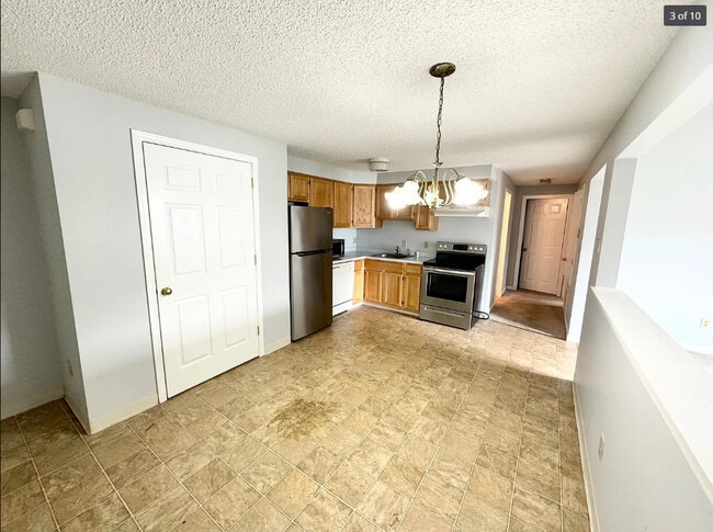Kitchen - Quaker Estates