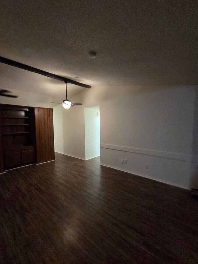 Building Photo - 3/2 in Claremont Subdivision