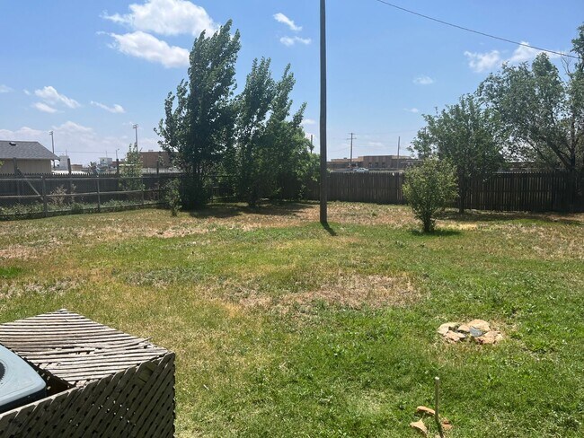 Building Photo - Newly Remodled 3 Bedroom 2 Bath with a Bon...