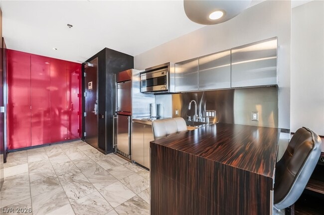 Building Photo - 4381 W Flamingo Rd