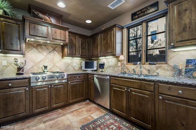 Foto del edificio - 2 br, 2 bath Condo - 103 Catron St