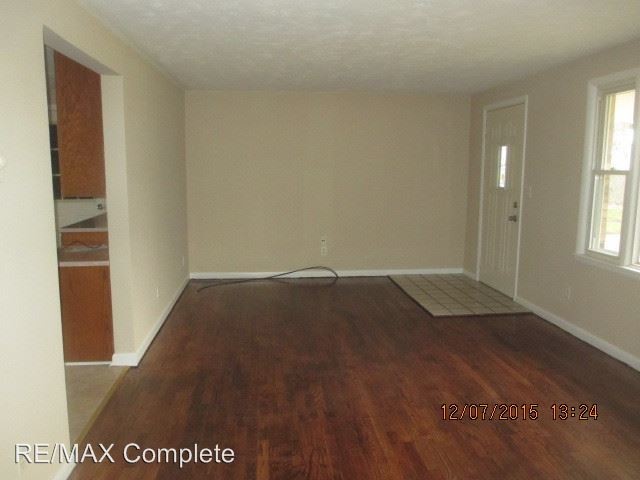 Building Photo - 3 br, 1 bath House - 8 S. Scatterfield Rd