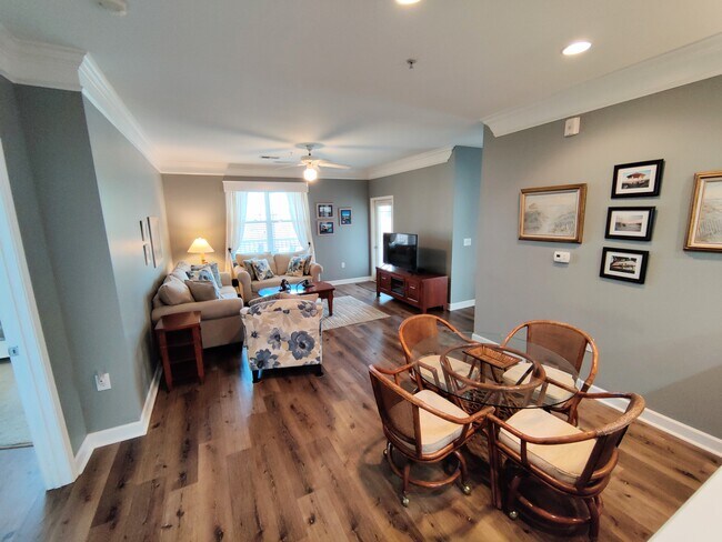 Building Photo - 395 S Crow Creek Dr NW