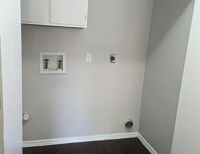 Foto del edificio - 2405 W Slaughter Ln