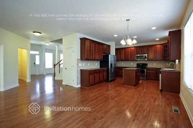 Building Photo - 3912 Song Sparrow Dr