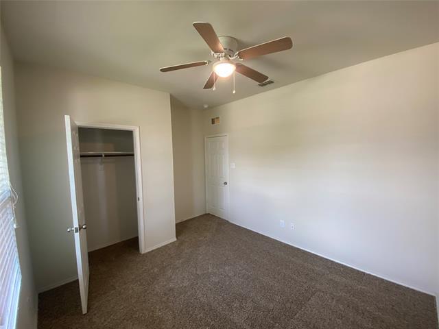 Foto del edificio - 1721 Megan Creek Dr