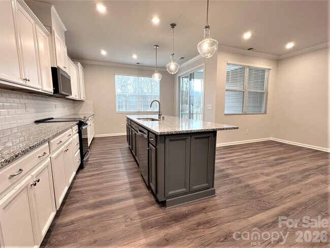 Foto del edificio - 16628 Summers Walk Blvd