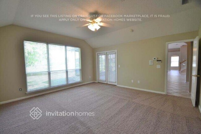 Foto del edificio - 12027 Brandon Lake Dr