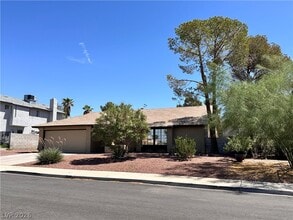 Building Photo - 1700 Rolling Hills Dr