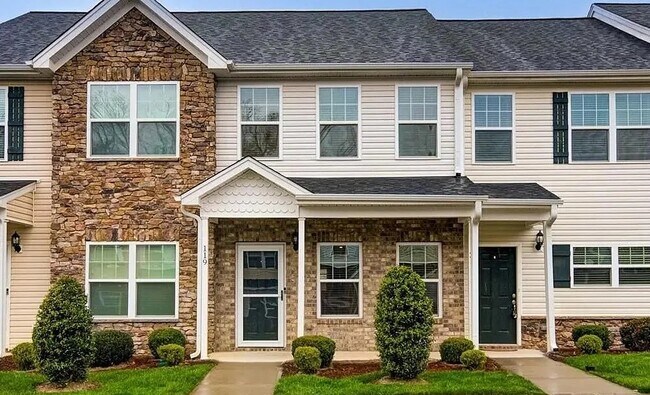 Foto del edificio - 119 Summerland Dr