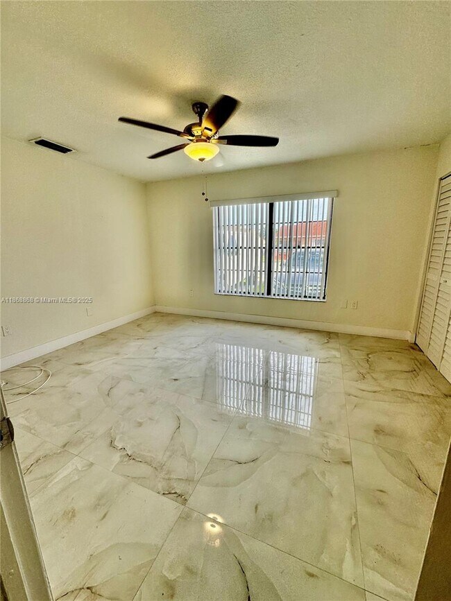 Foto del edificio - 8335 SW 10th Terrace