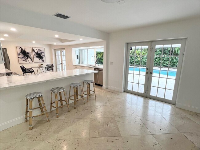 Foto del edificio - 2140 NE 205th St