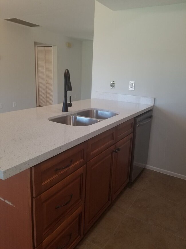 Foto del edificio - 1102 SE 8th Terrace