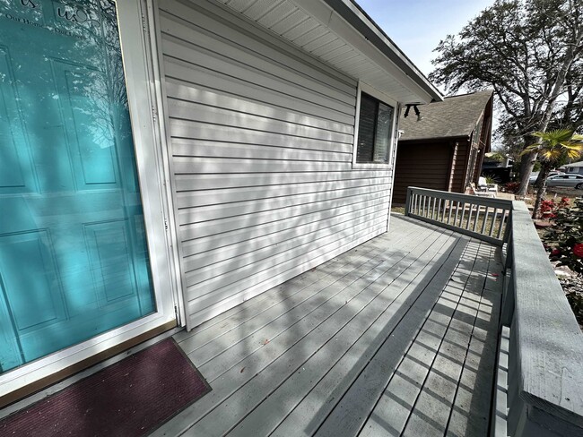 Building Photo - 6536 Valene Ct