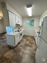 Building Photo - 110 N Harmony Rd