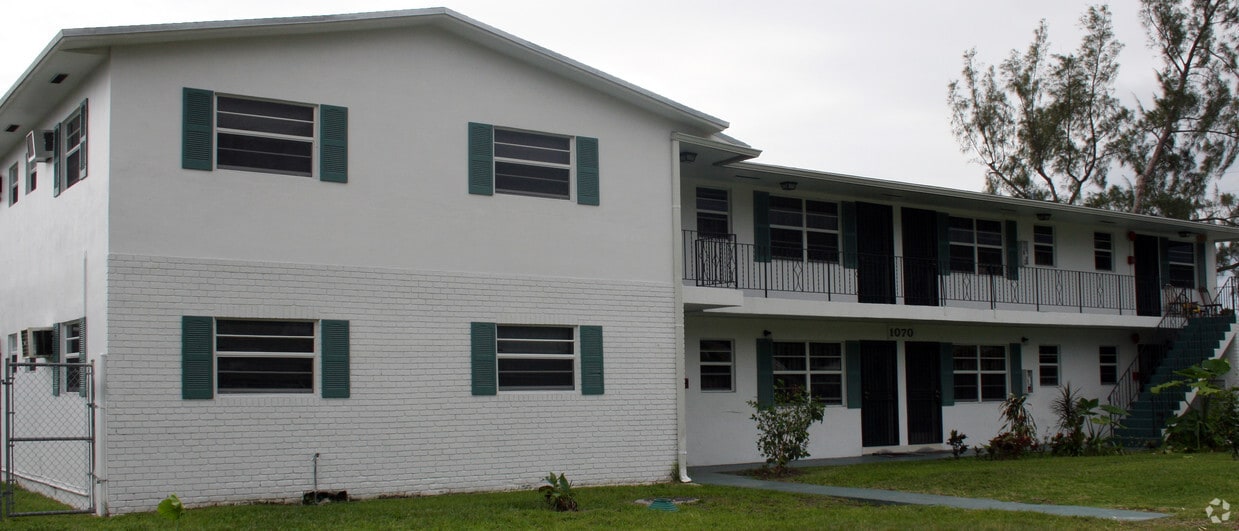 Foto del edificio - 1070 NW 95th Ter