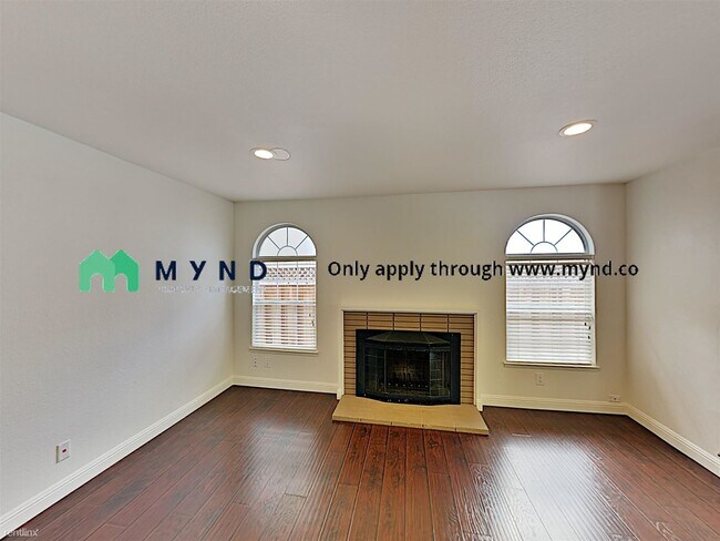Building Photo - 4 br, 2 bath Apartment - 2719 Lucena Dr