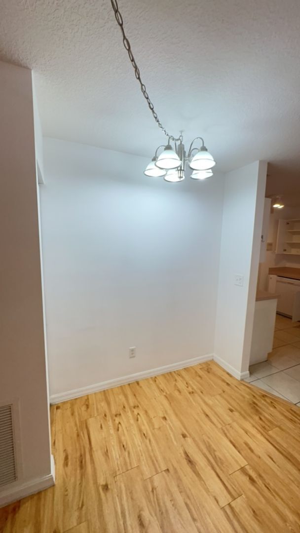 Foto del edificio - 2 Bedroom 2 Bath Duplex