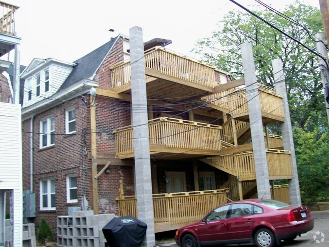 Building Photo - Eat Street Brownstones