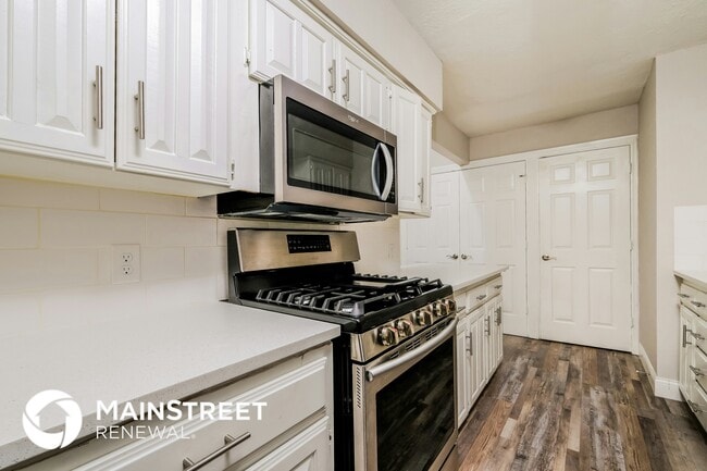 Building Photo - 1811 Mimosa Ave