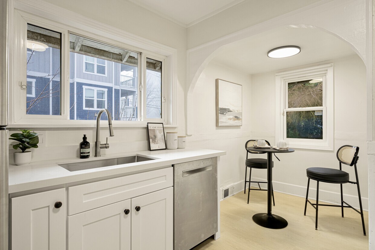 Foto principal - 3649 36th Ave S