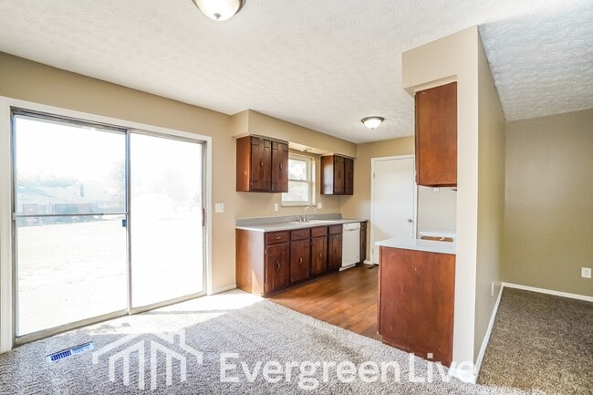 Building Photo - 15 Kanpur Pl