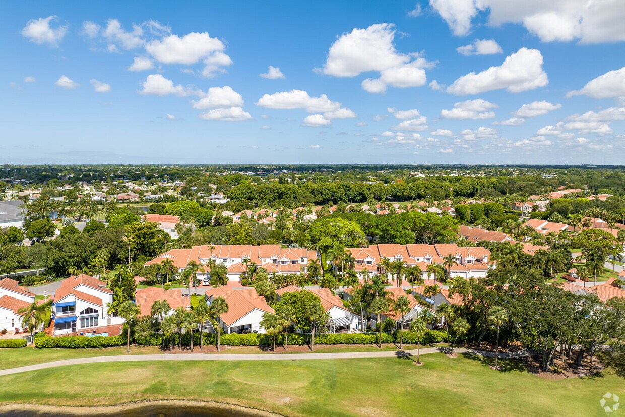 Building Photo - Fairways at Boca Golf & Tennis