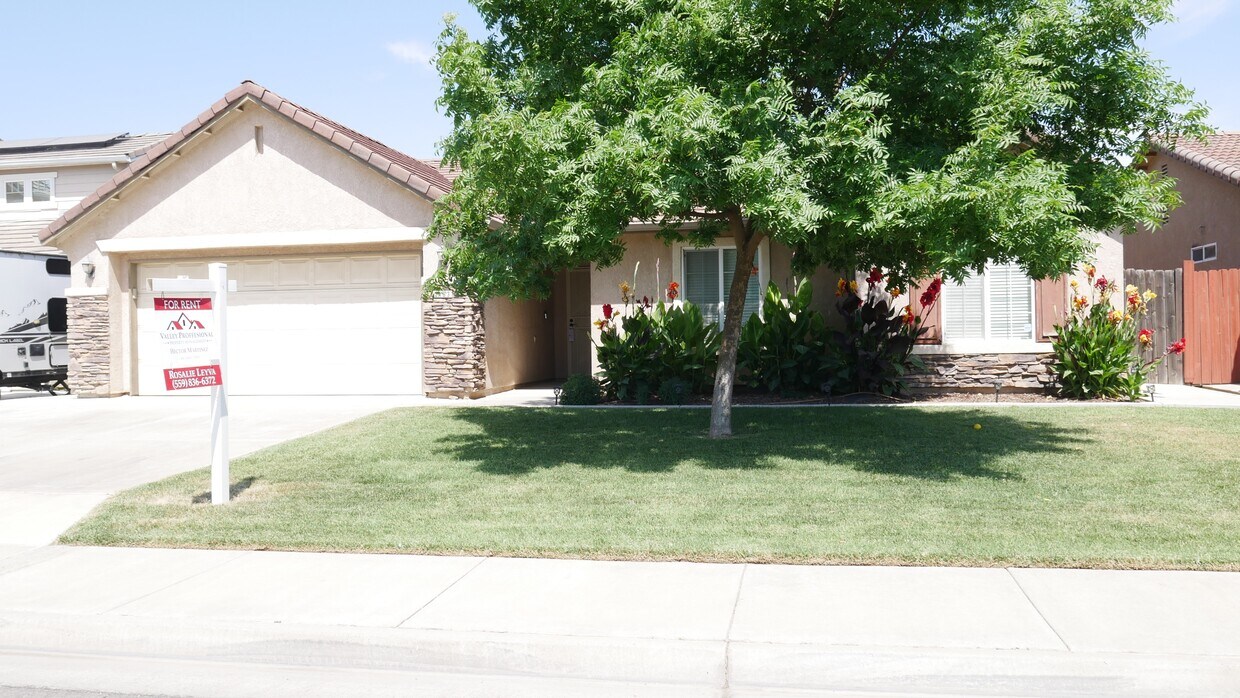 Foto principal - 2463 Rainier Way