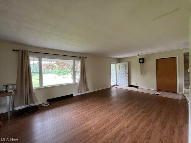 Foto del edificio - 67013 Barrett Hill Rd