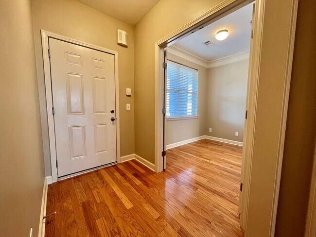 Foto del edificio - 2 Bed, 2 Bath Condo Close to Music Row, Va...
