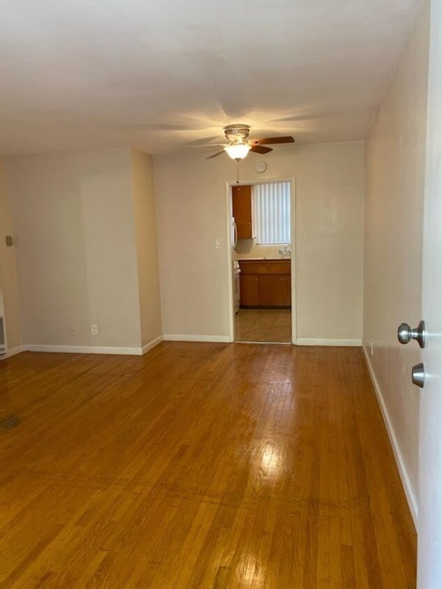 Primary Photo - Charming 1 Bedroom, 1 Bath Upstairs Condollll
