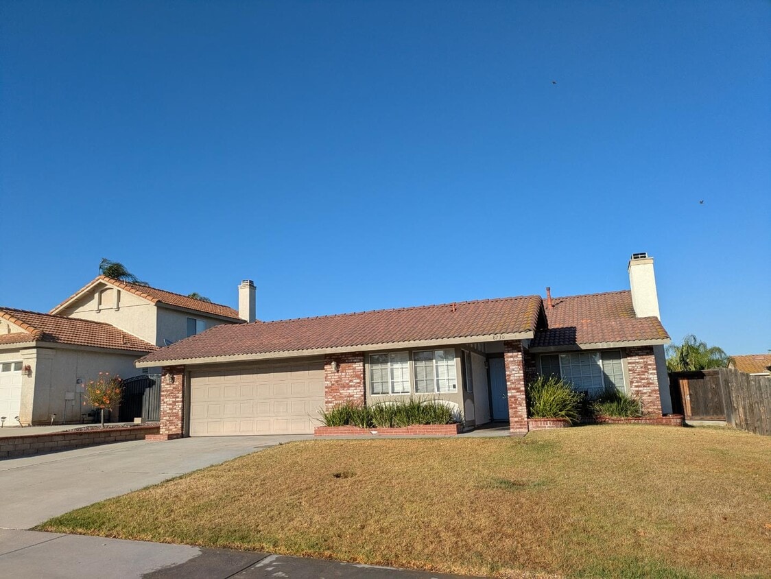 Photo - 8730 Sandhill Dr