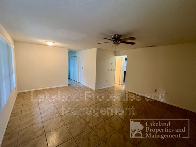 Foto del edificio - 1039 Monroe St