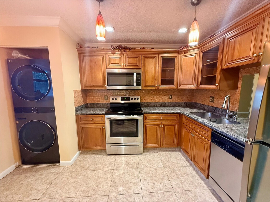 Foto principal - 4215 NW 22nd St