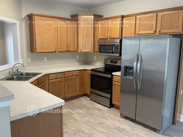 Foto del edificio - 8210 Mossybrook Ln