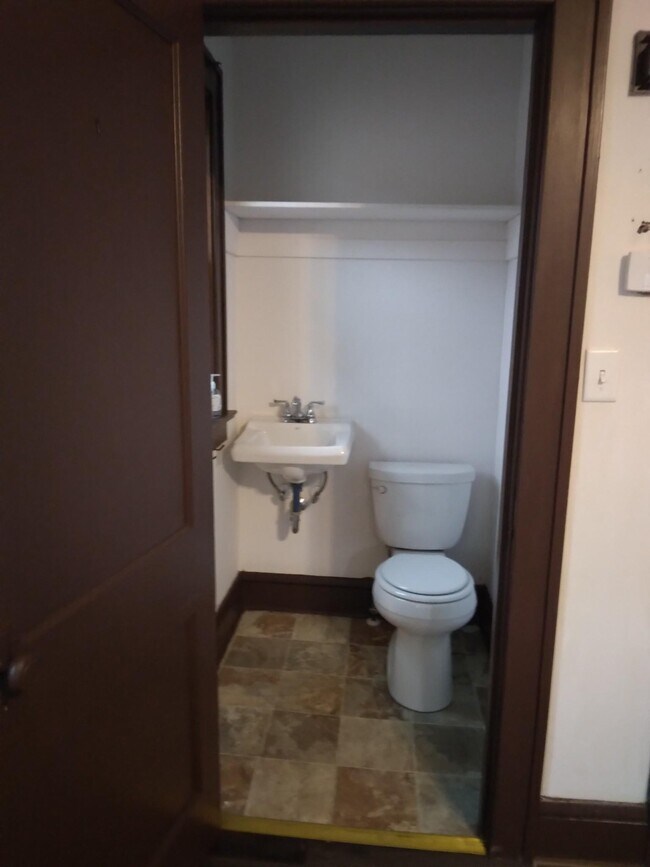 Foto del edificio - 632 W Prospect Ave