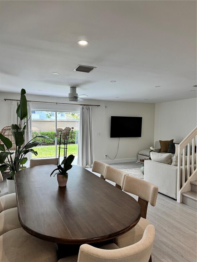 Foto del edificio - 4453 SW 11th Pl