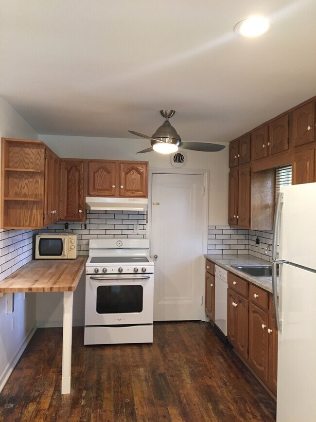 Foto del edificio - 907 Pleasant Dr